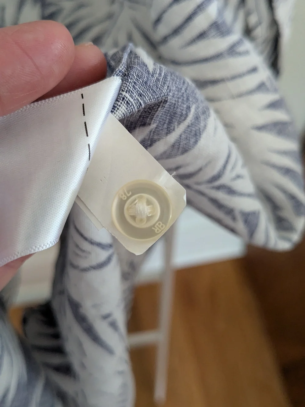 Banana Republic Men’s Button-down Palm Print Linen Shirt  | Camden Fit Medium